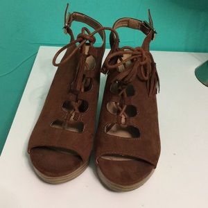 Women’s platforms shoes